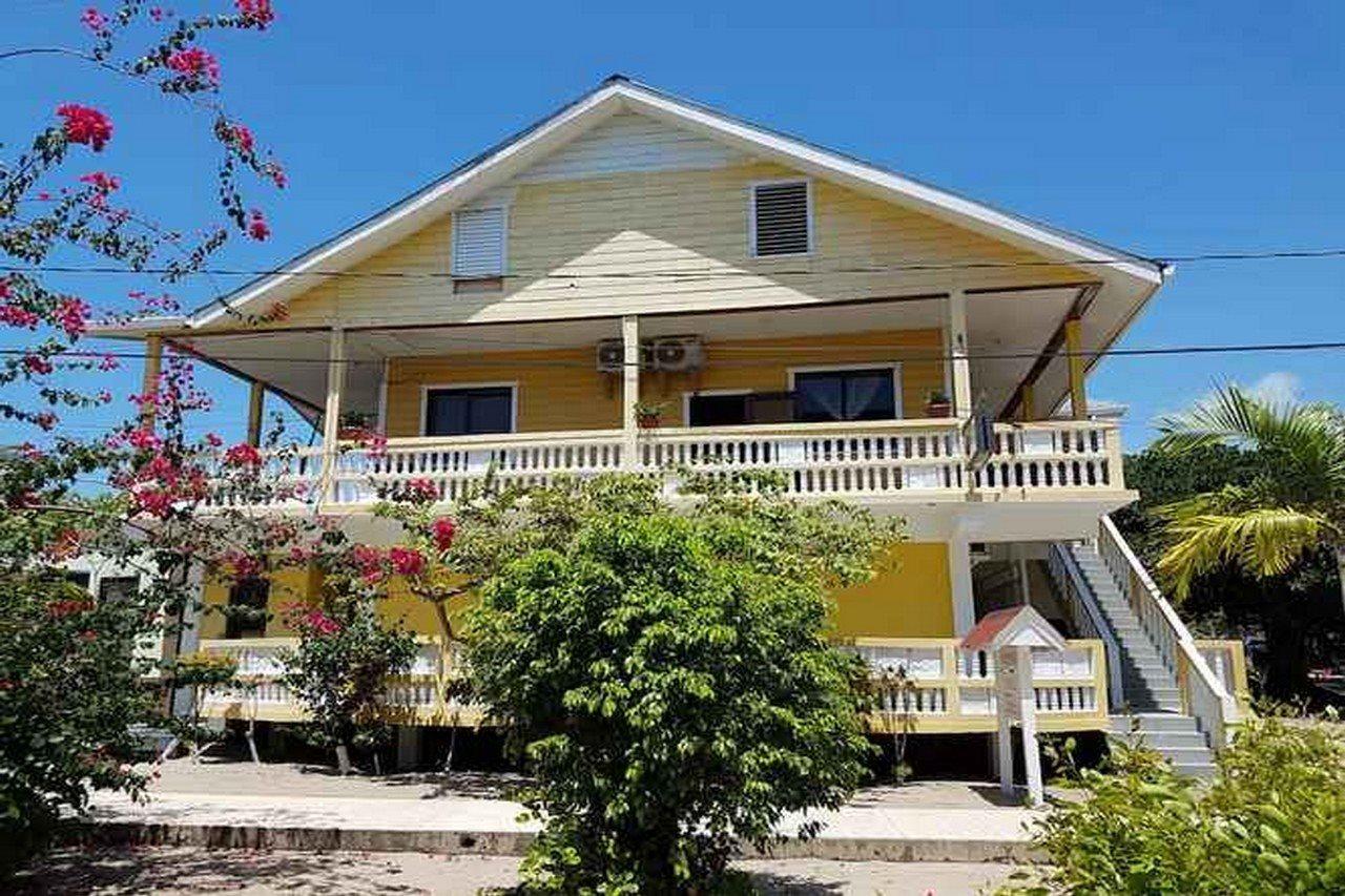 Serenade Hotel Placencia Extérieur photo