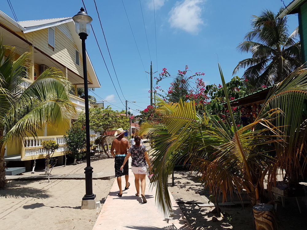 Serenade Hotel Placencia Extérieur photo