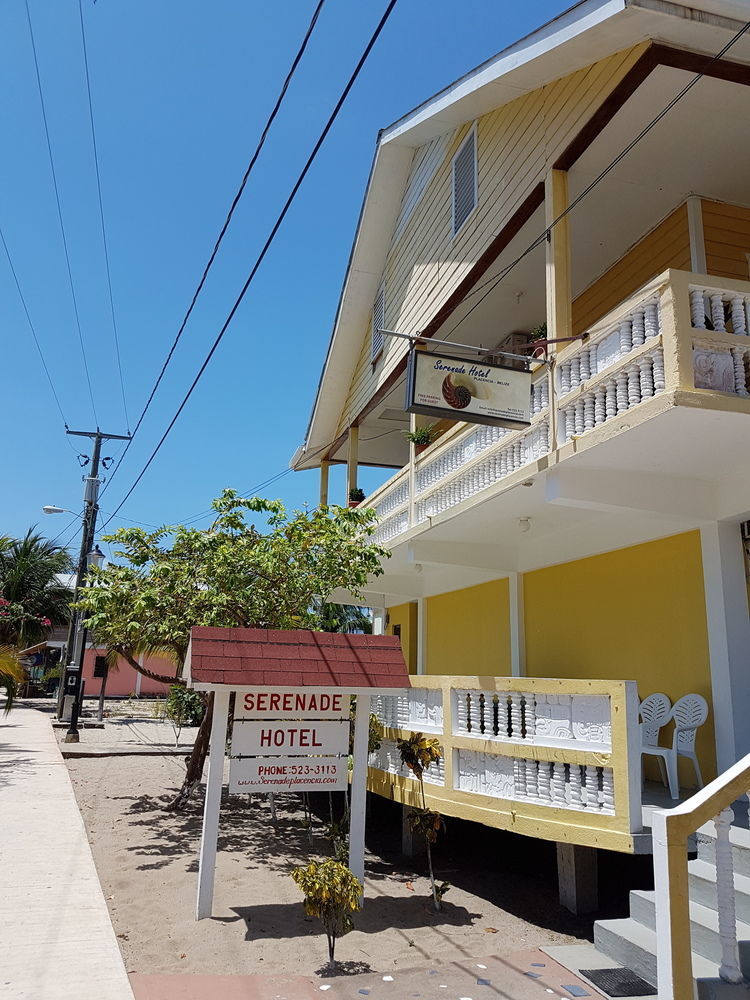 Serenade Hotel Placencia Extérieur photo