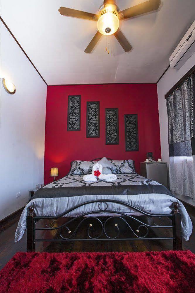 Serenade Hotel Placencia Extérieur photo